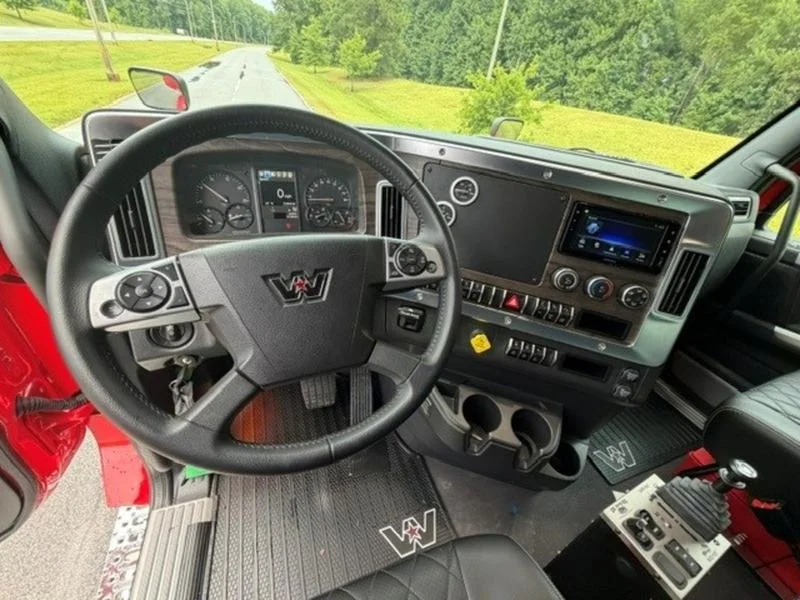 2026 Western Star — photo 10
