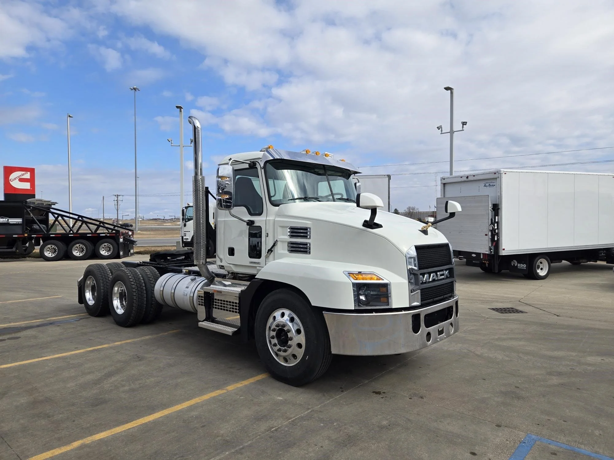 2026 Mack Anthem - image 3