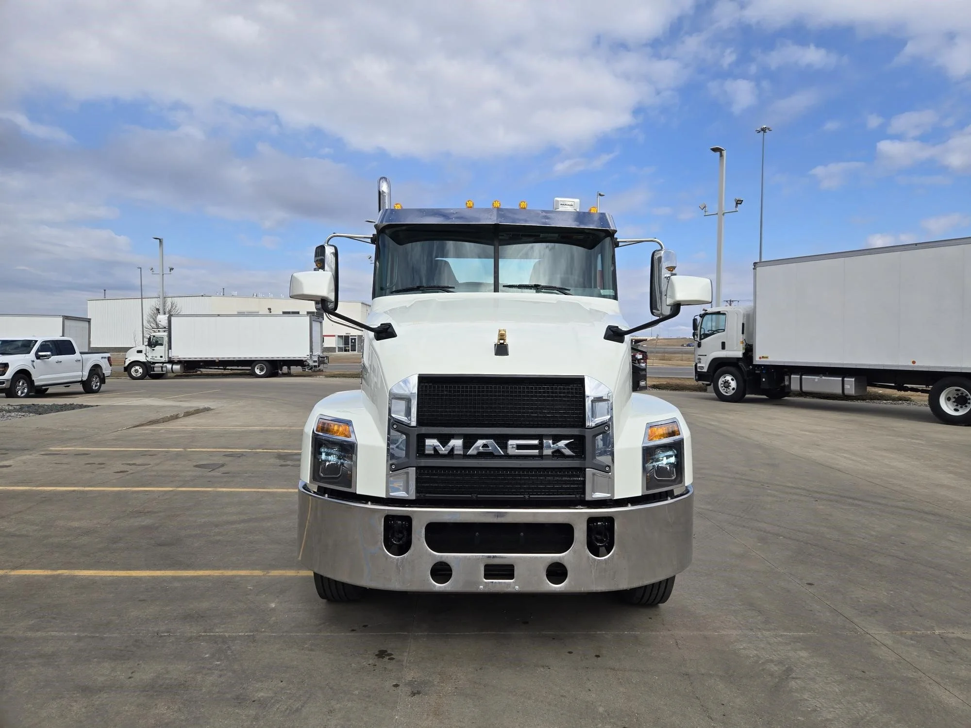 2026 Mack Anthem - image 2