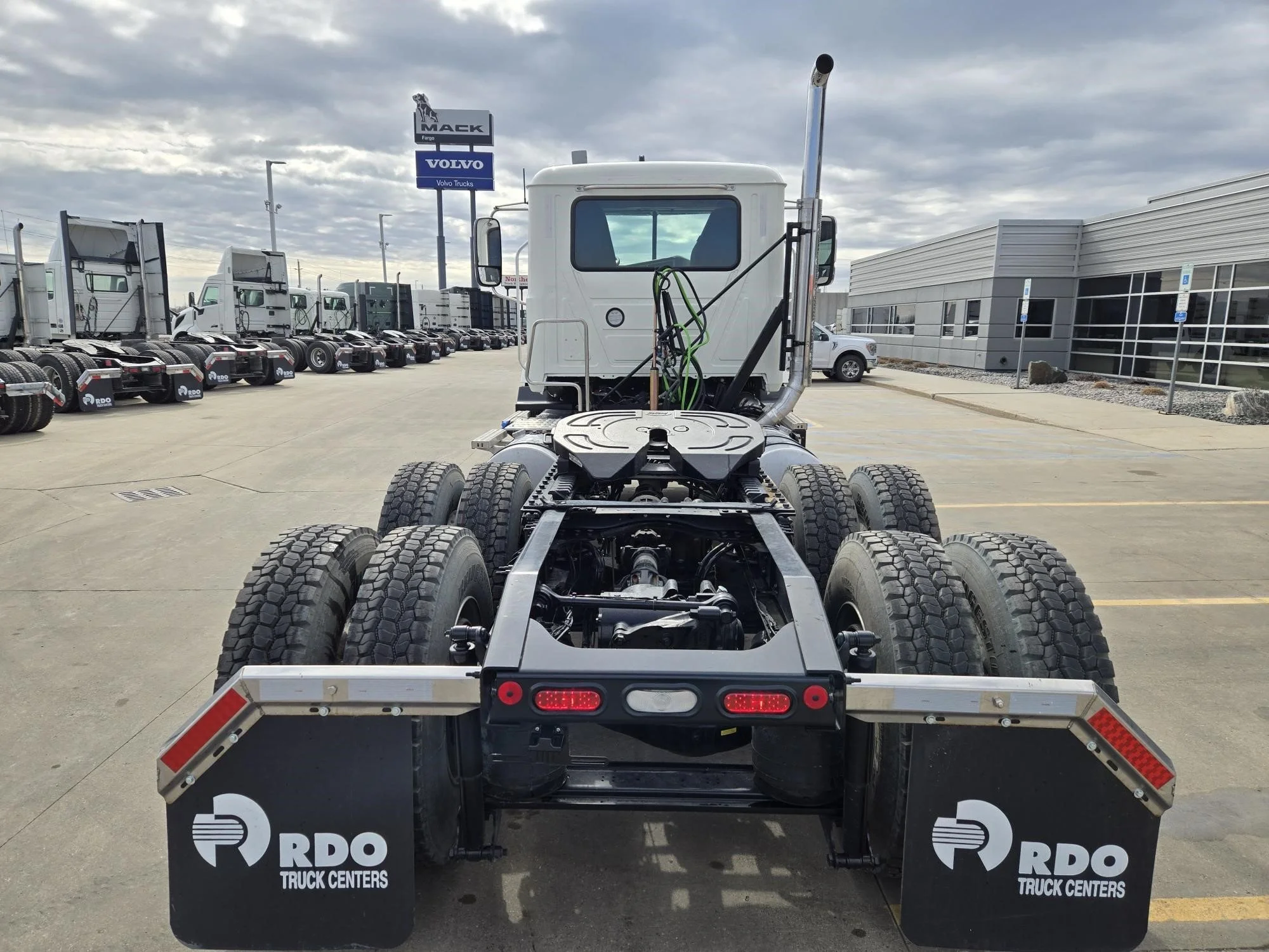 2026 Mack Anthem - image 6