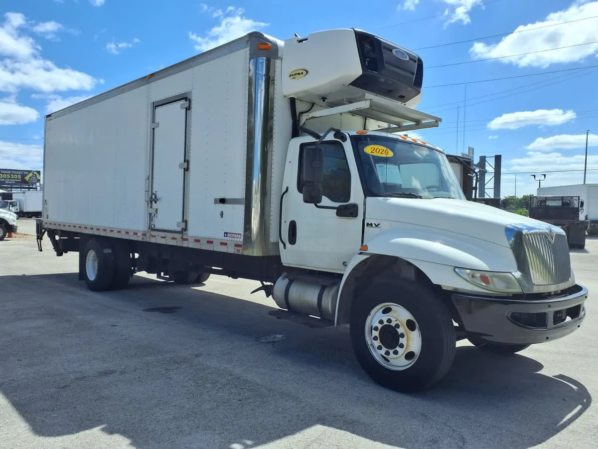 2020 International MV - image 3