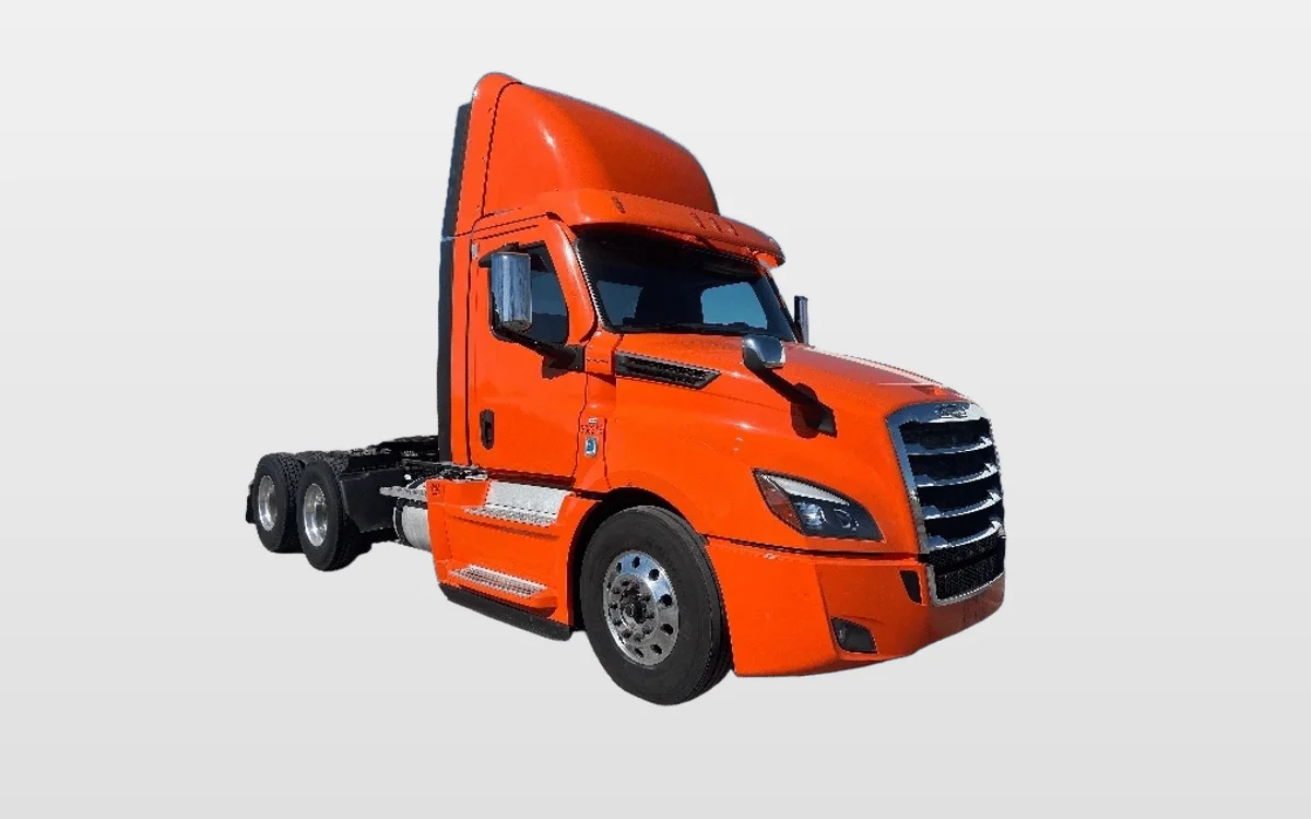 2020 Freightliner Cascadia - image 1