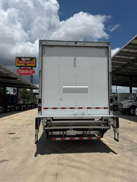 2025 Peterbilt 536 — photo 6