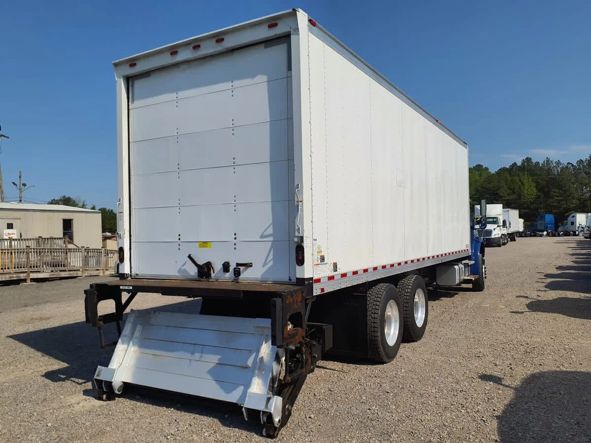 2017 Freightliner M2 106 in Birmingham, AL — photo 4