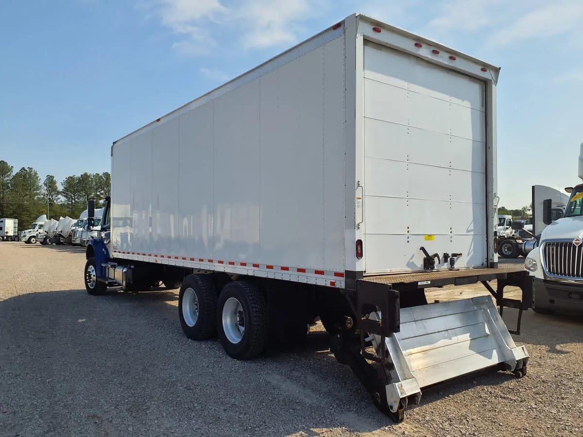 2017 Freightliner M2 106 in Birmingham, AL — photo 6