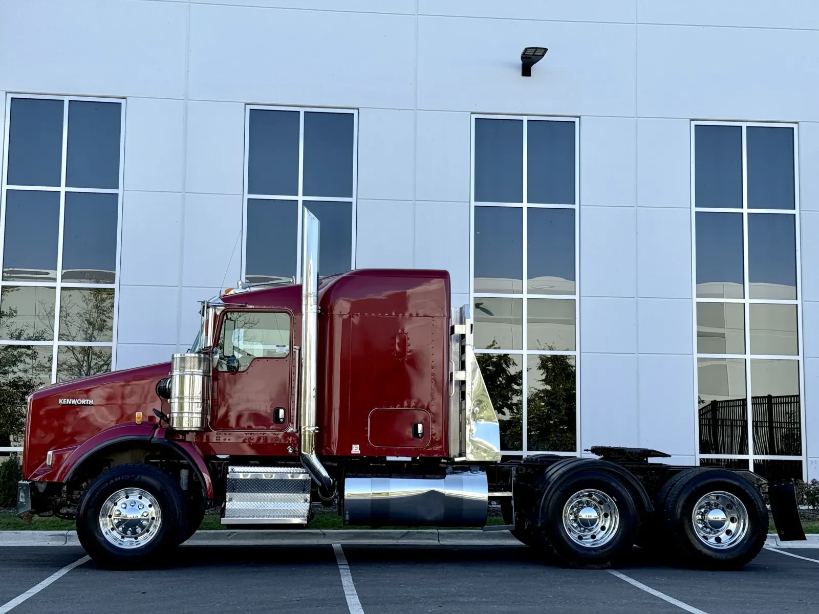 2016 Kenworth T800 - image 4