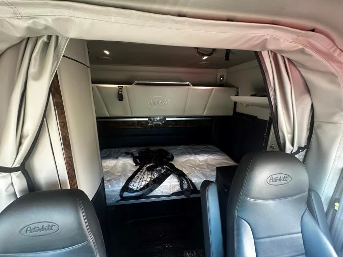2026 Peterbilt 589 — photo 31