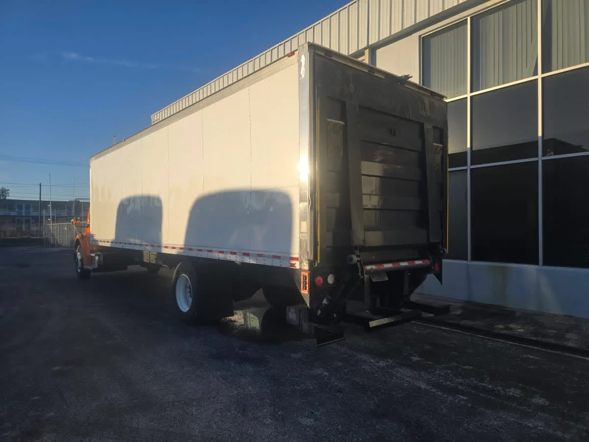 2020 Freightliner M2 106 - image 4