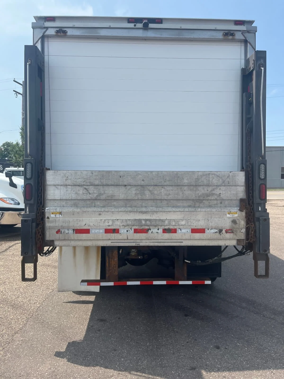 2018 Freightliner M2 106 in Minneapolis, MN — photo 5