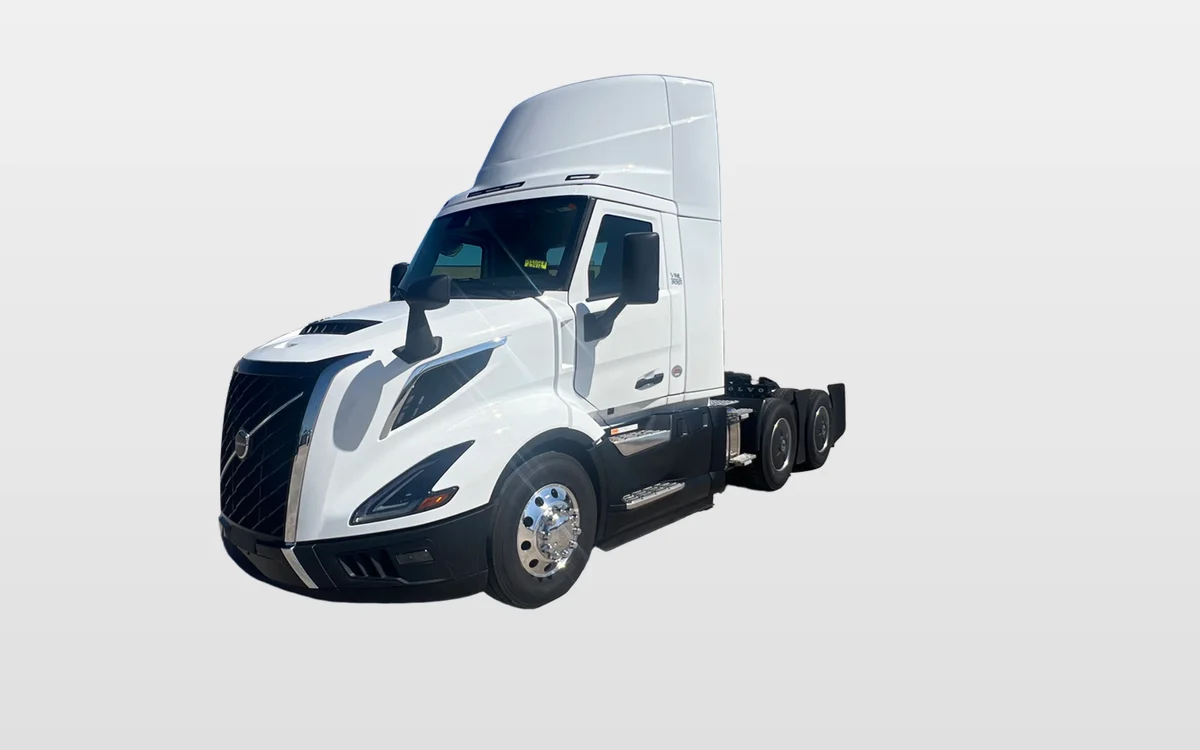 2025 Volvo - image 1