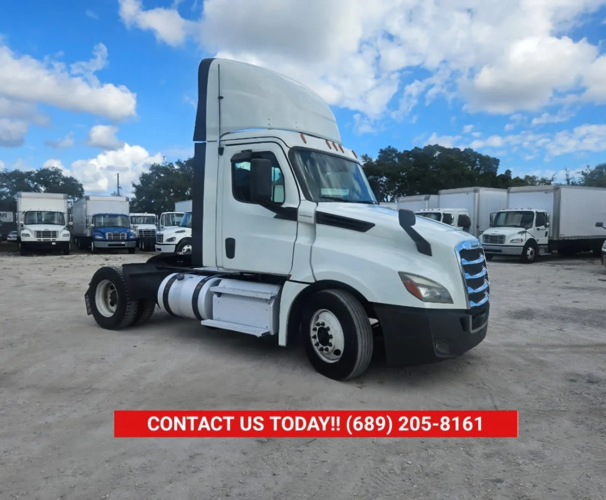 2020 Freightliner Cascadia in Orlando, FL — photo 3