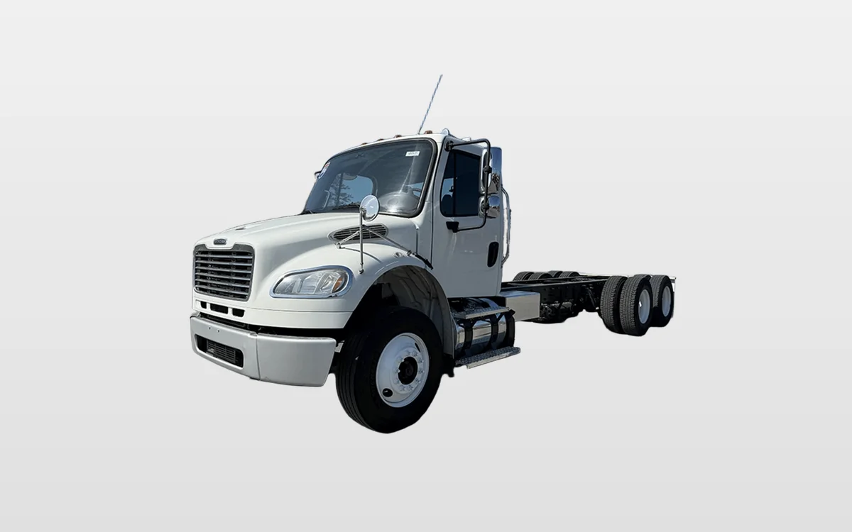 2016 Freightliner M2 106 - image 1