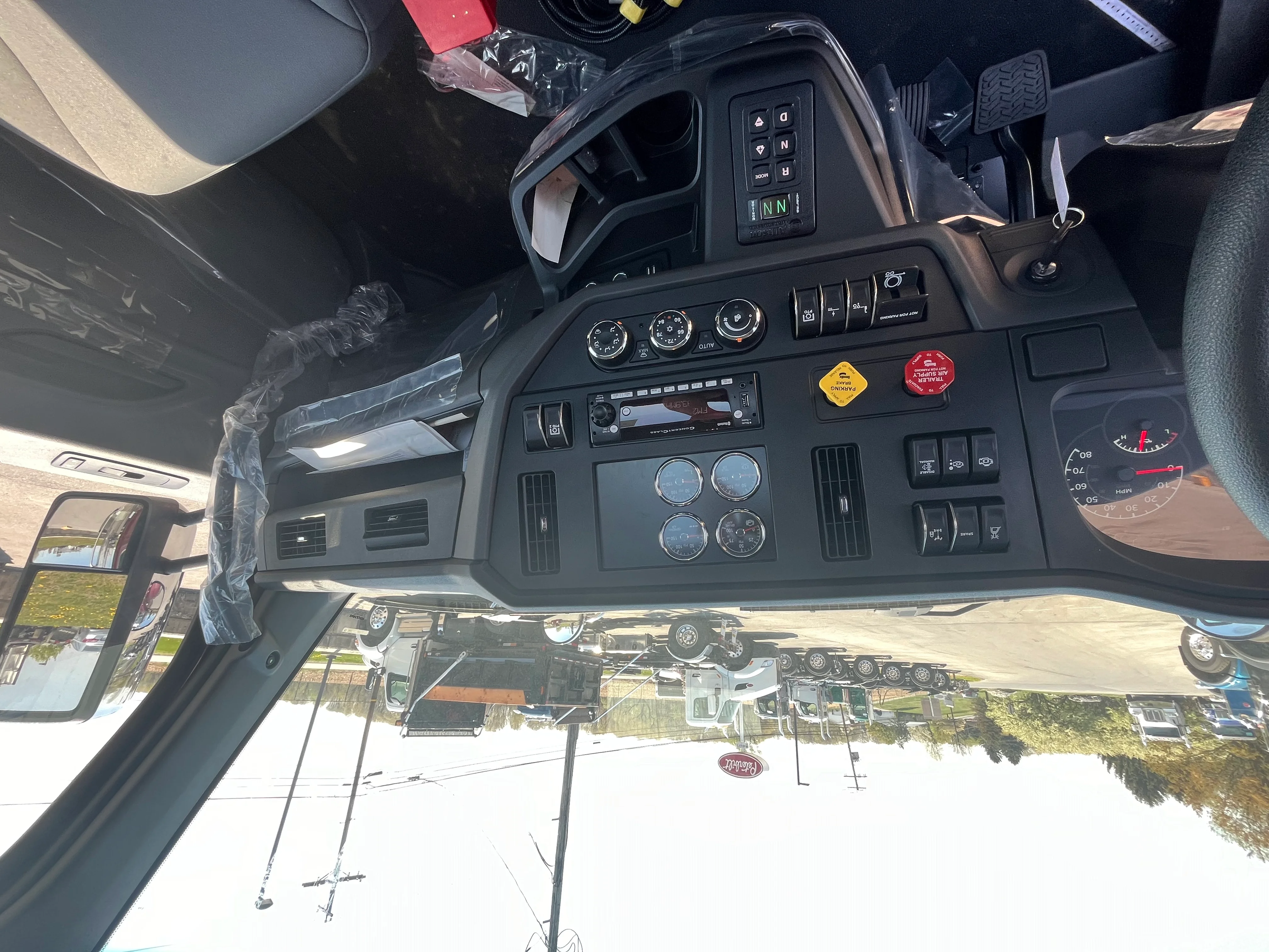 2025 Peterbilt 548 in Allentown, PA — photo 10