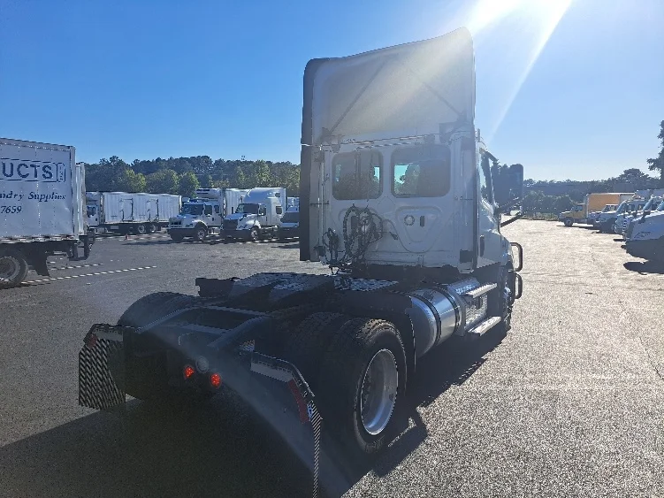 2020 Freightliner Cascadia in Atlanta, GA — photo 7