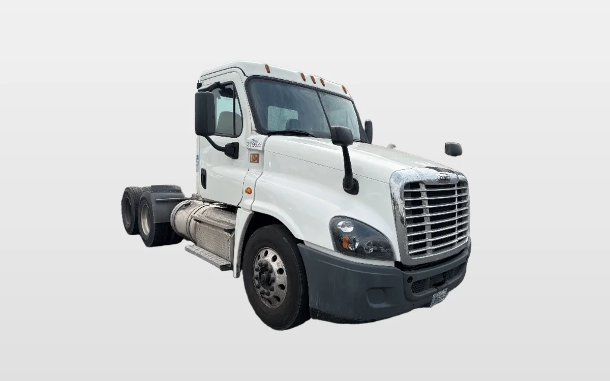 2019 Freightliner Cascadia - image 1