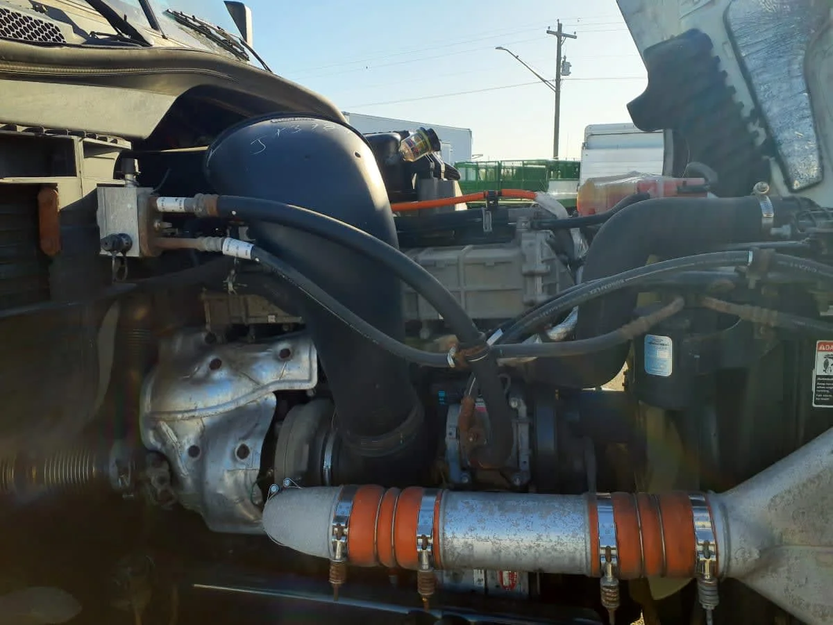 2018 Freightliner Cascadia - image 10