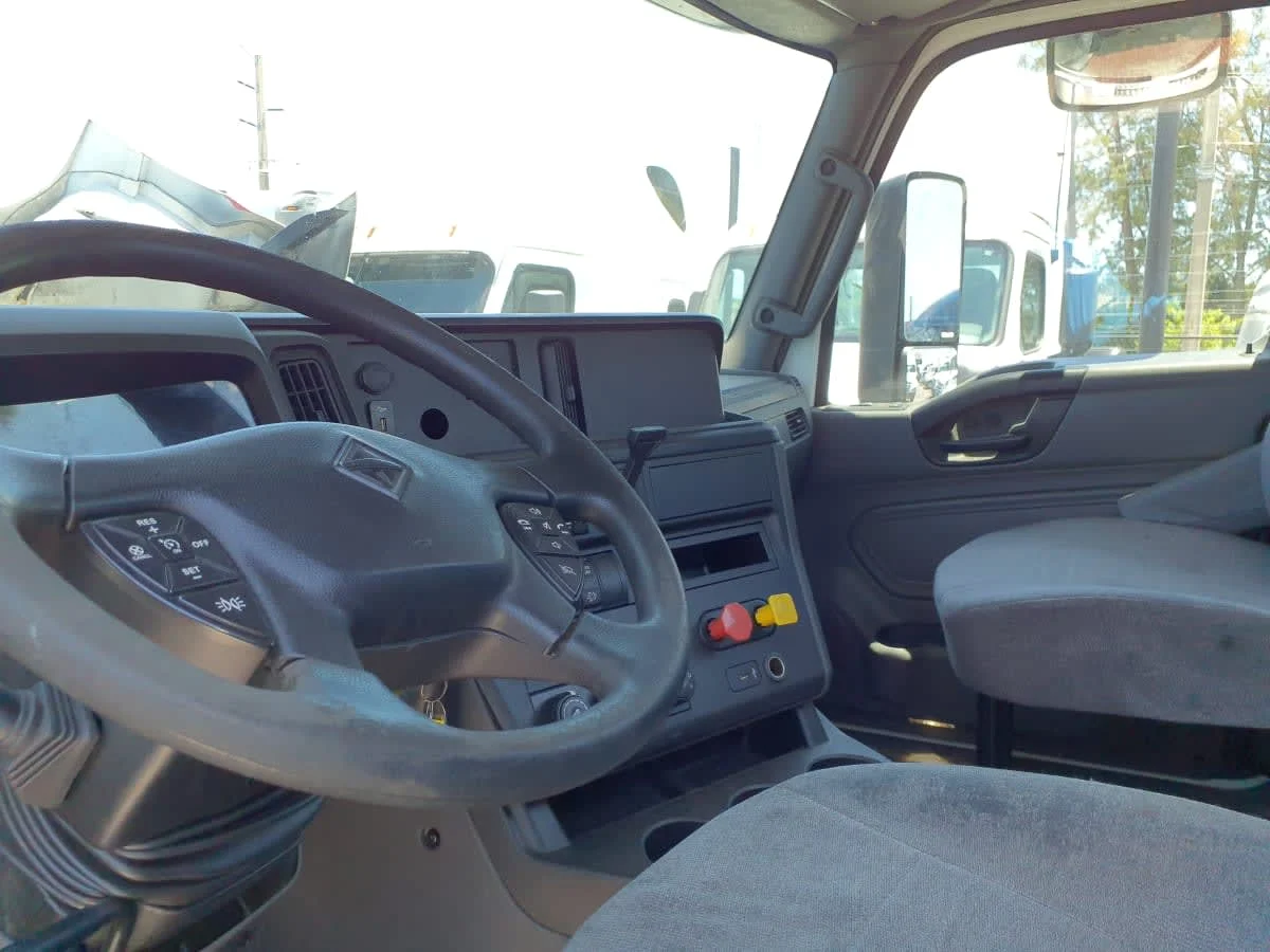 2019 International RH - image 7