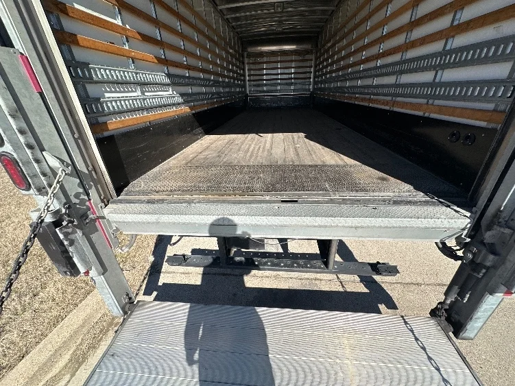 2019 Freightliner M2 106 in Waxahachie, TX — photo 10