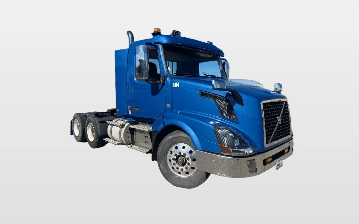 2017 Volvo VNL 300 - image 1