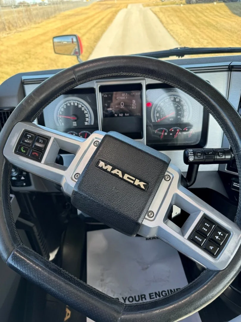 2021 Mack Anthem Daycab - image 14