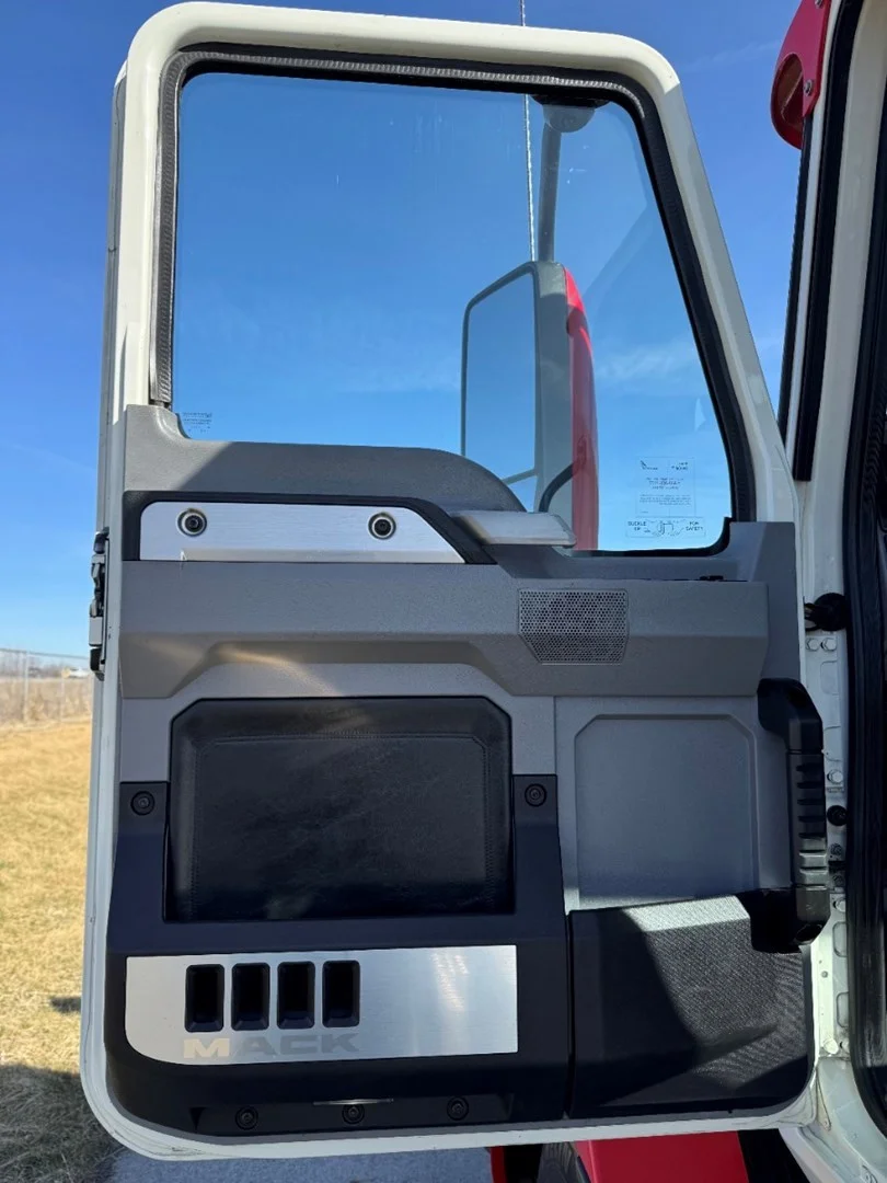 2021 Mack Anthem Daycab - image 11