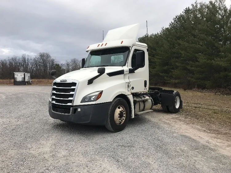2019 Freightliner Cascadia in Morristown, TN — photo 3