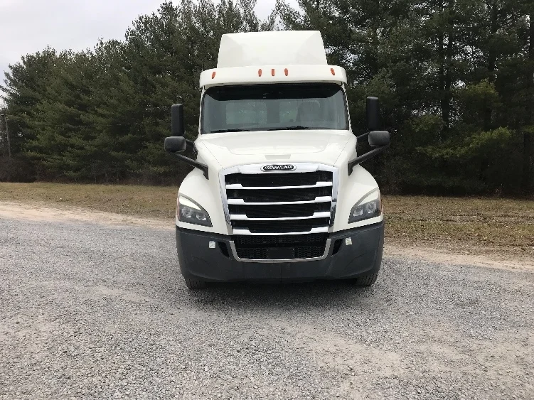 2019 Freightliner Cascadia in Morristown, TN — photo 2