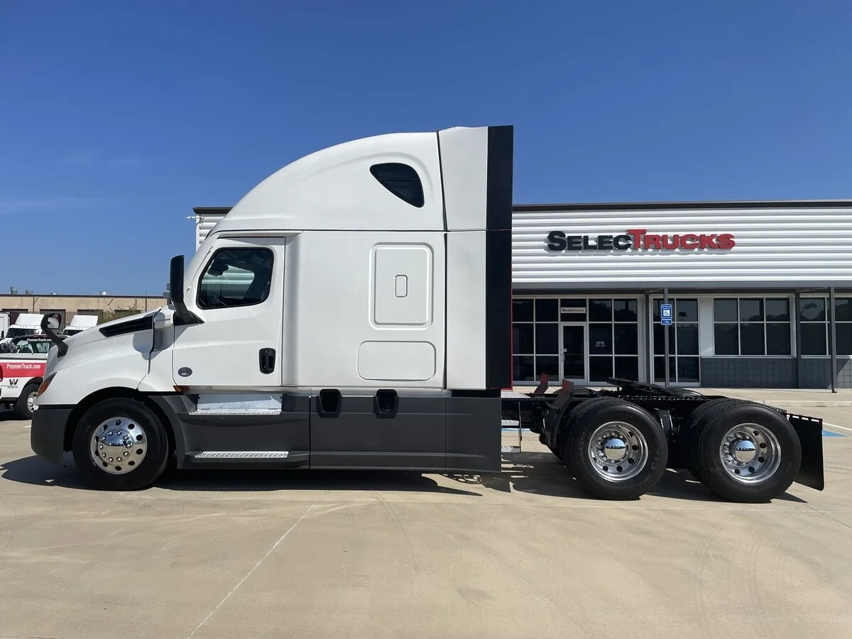 2023 Freightliner Cascadia - image 13