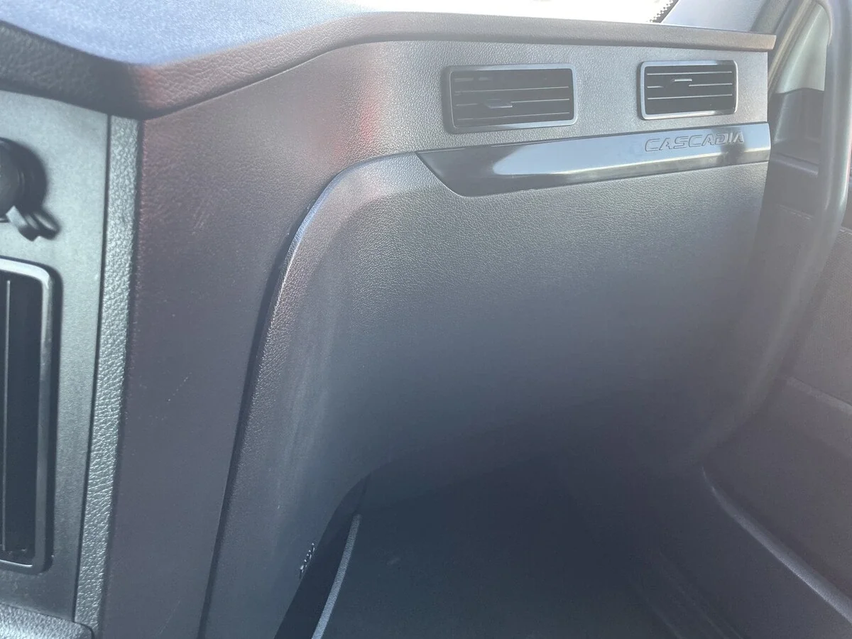 2023 Freightliner Cascadia - image 21