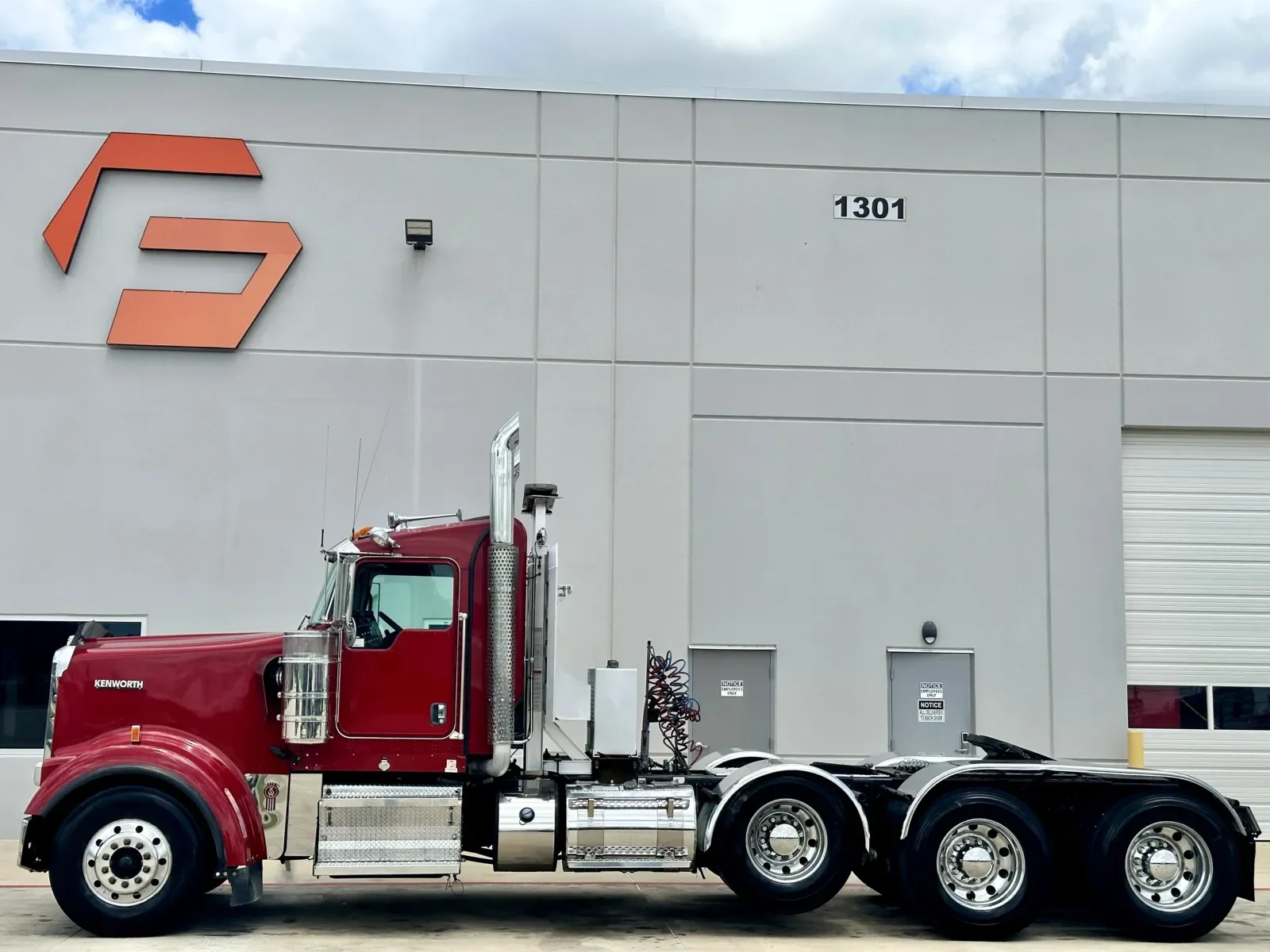 2016 Kenworth W900 in Hutchins, TX — photo 4
