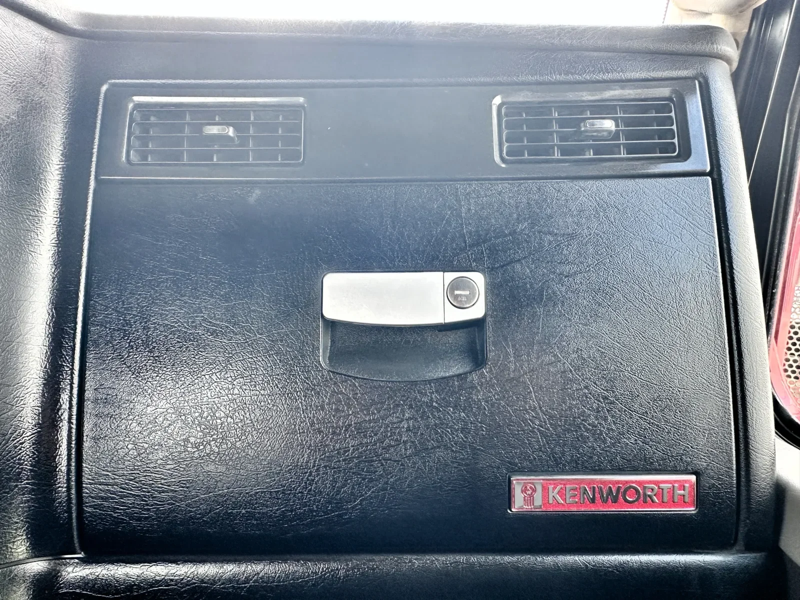 2016 Kenworth W900 in Hutchins, TX — photo 19