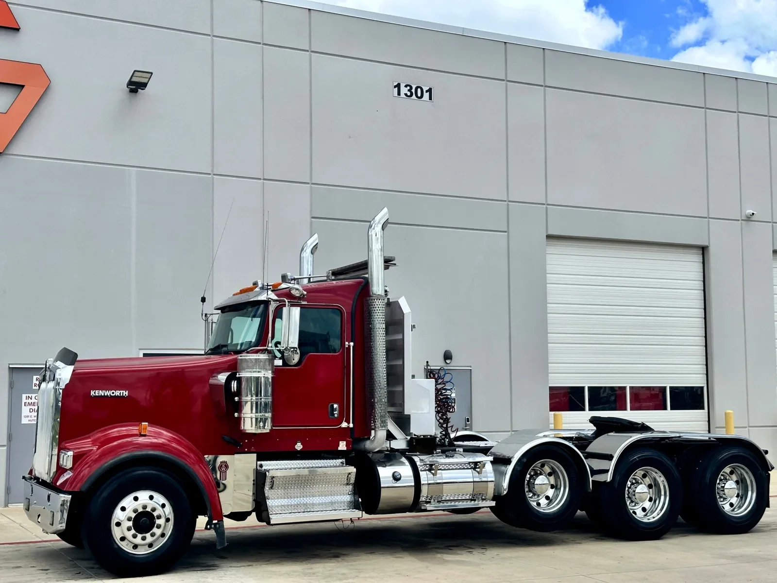 2016 Kenworth W900 in Hutchins, TX — photo 2