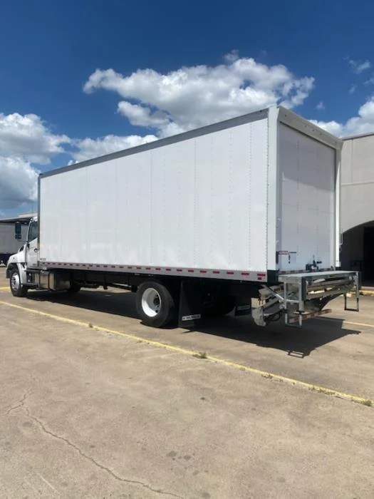 2026 Hino L6 - image 6