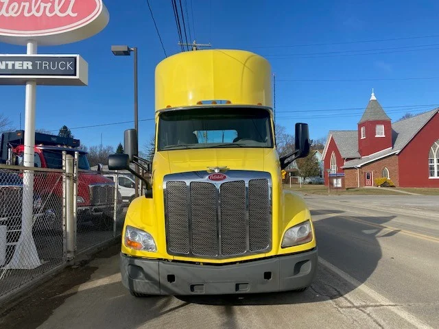 2021 Peterbilt 579 in Eau Claire, PA — photo 3