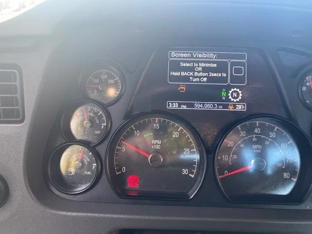 2021 Peterbilt 579 - image 4