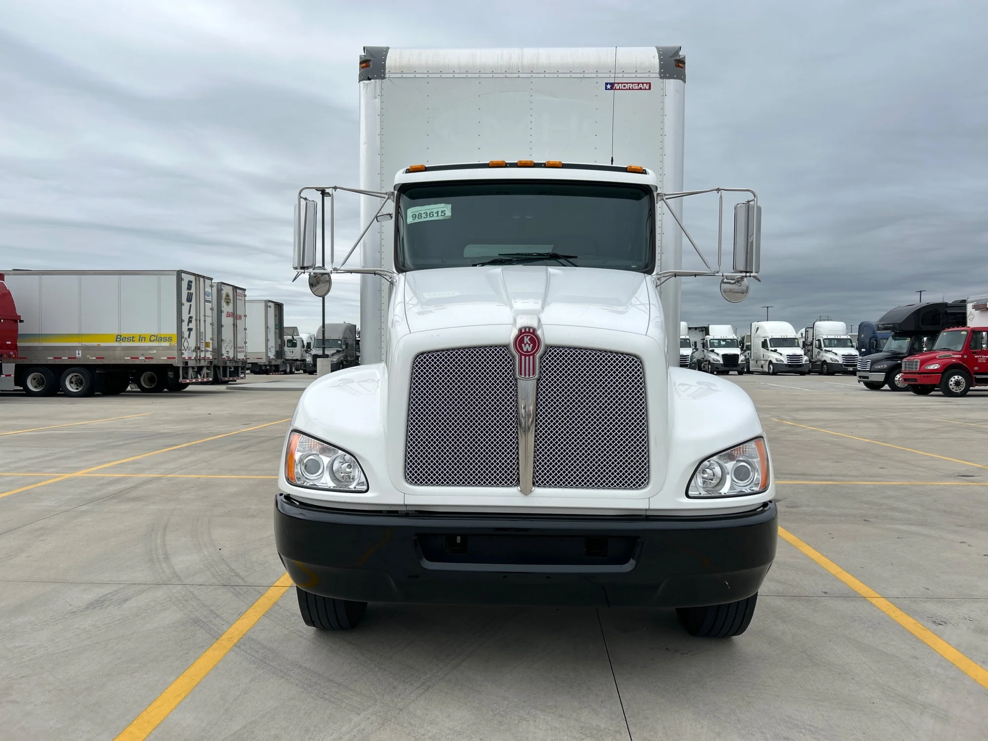 2022 Kenworth T270 in Milwaukee, WI — photo 3