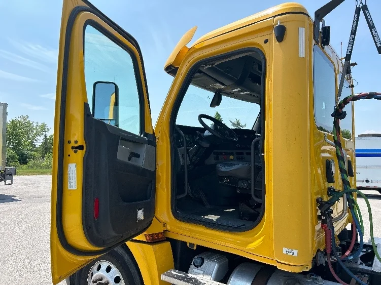 2019 Freightliner Cascadia in Charlotte, NC — photo 9