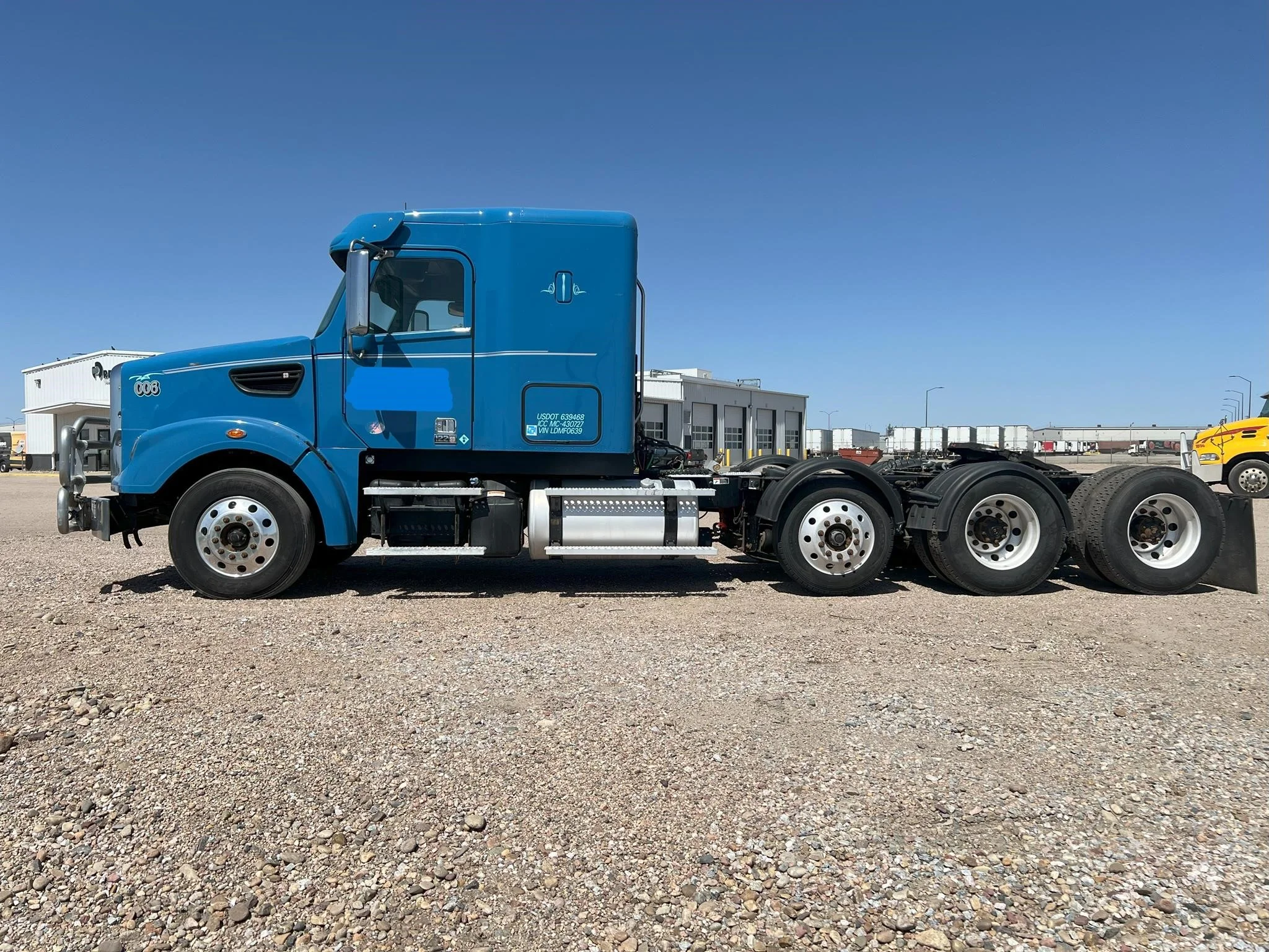 2020 Freightliner 122SD - image 2