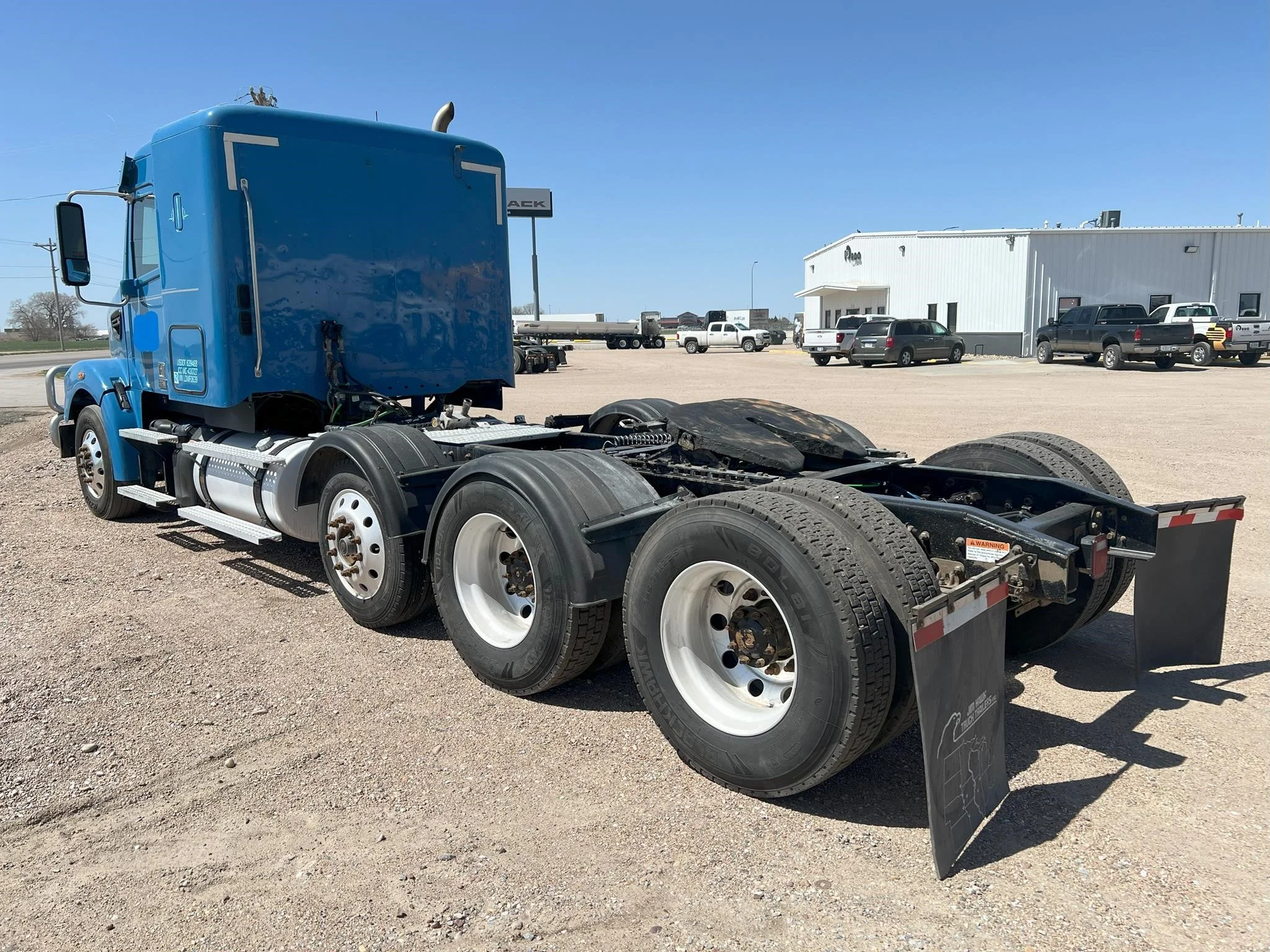 2020 Freightliner 122SD - image 3