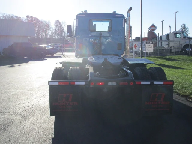 2020 Peterbilt 567 - image 4