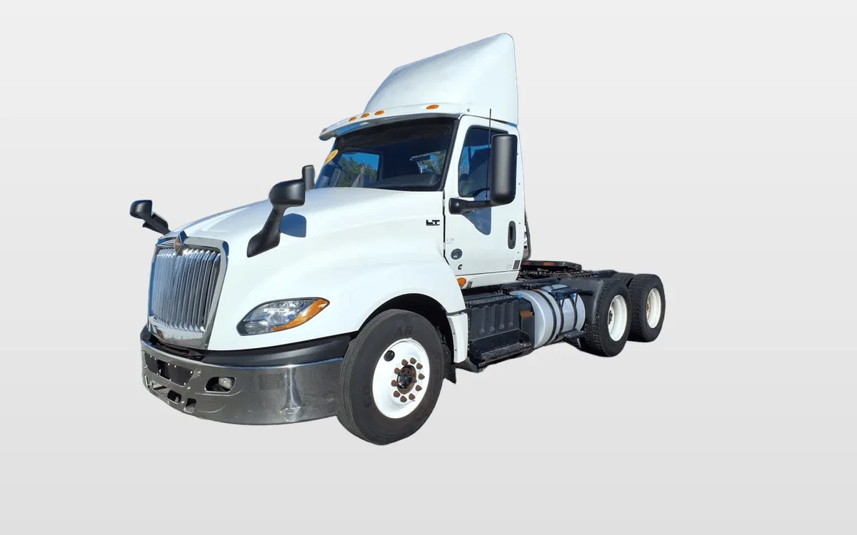 2019 International - image 1