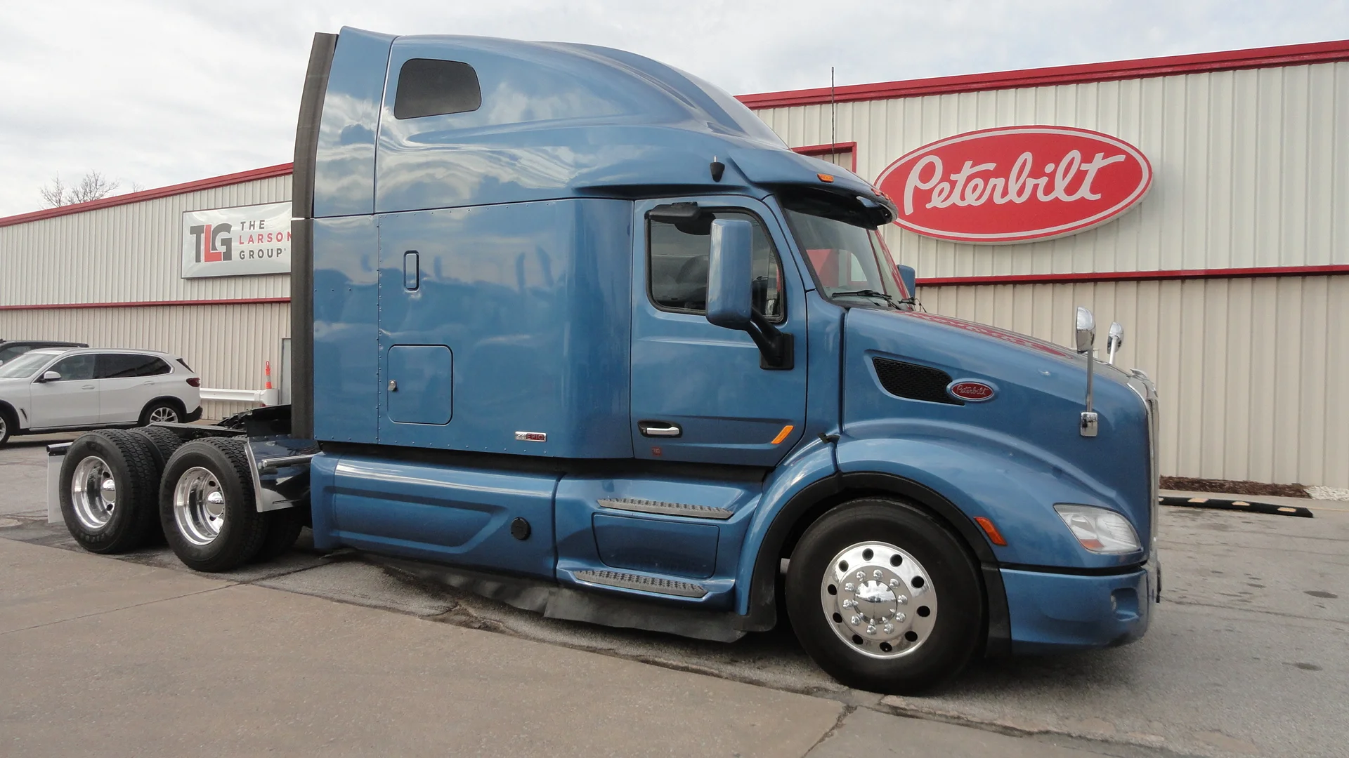 2022 Peterbilt 579 - image 2