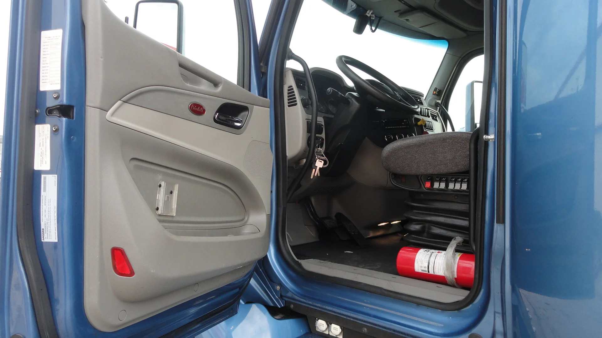 2022 Peterbilt 579 - image 5