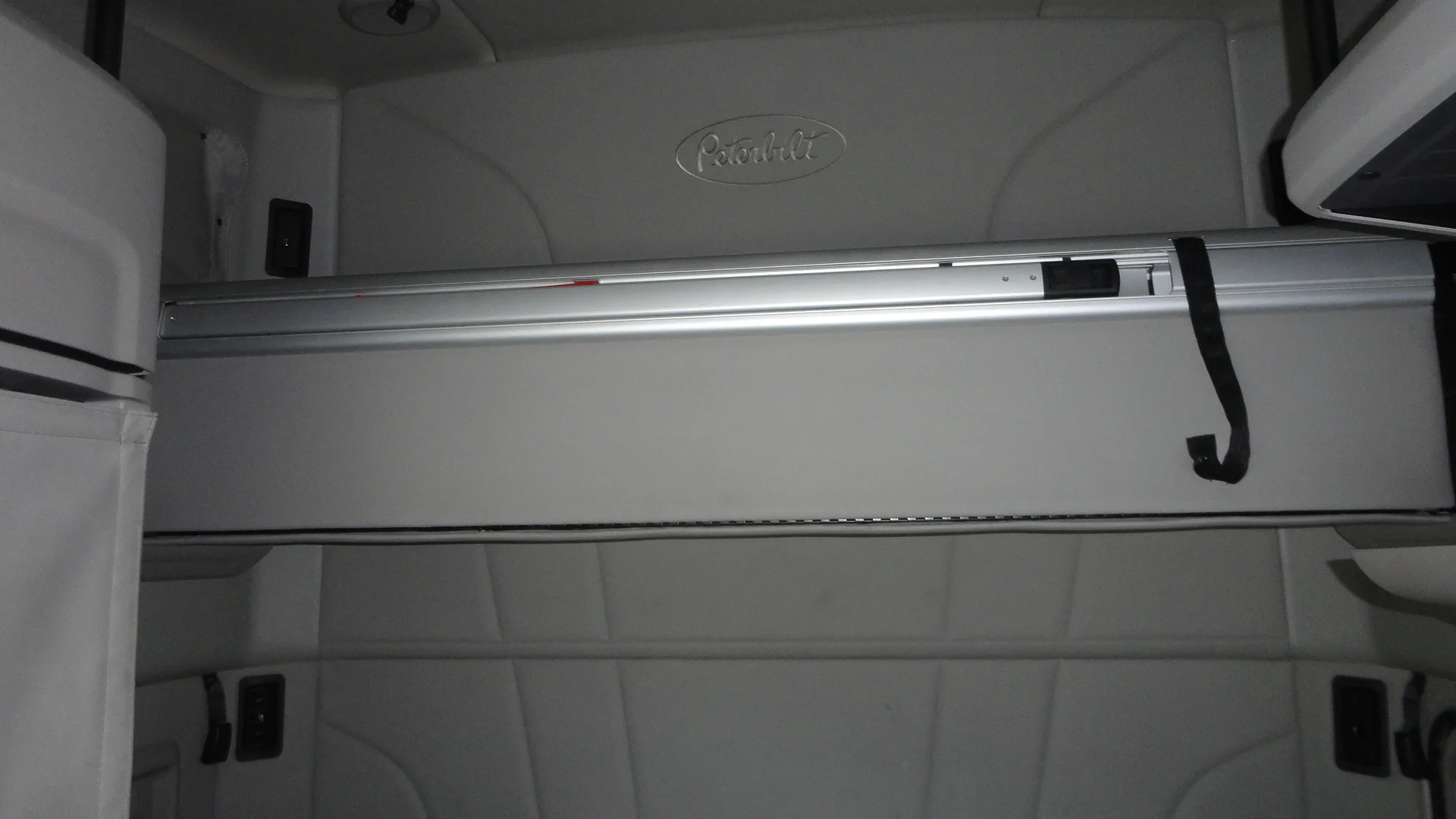 2022 Peterbilt 579 - image 9