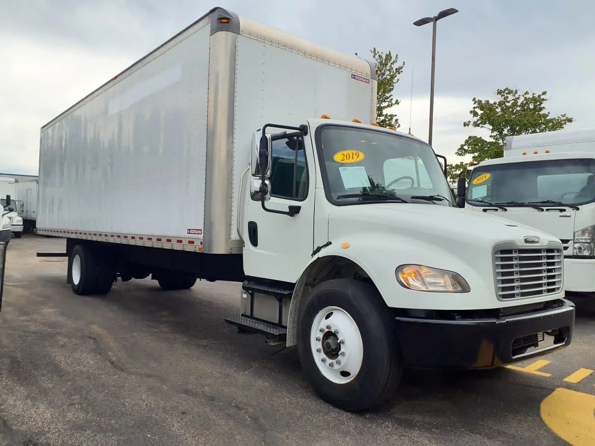 2019 Freightliner M2 106 - image 3