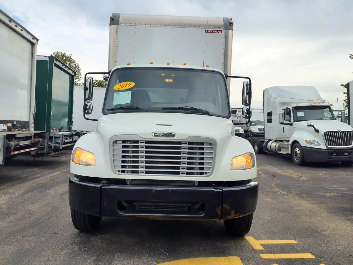 2019 Freightliner M2 106 - image 2