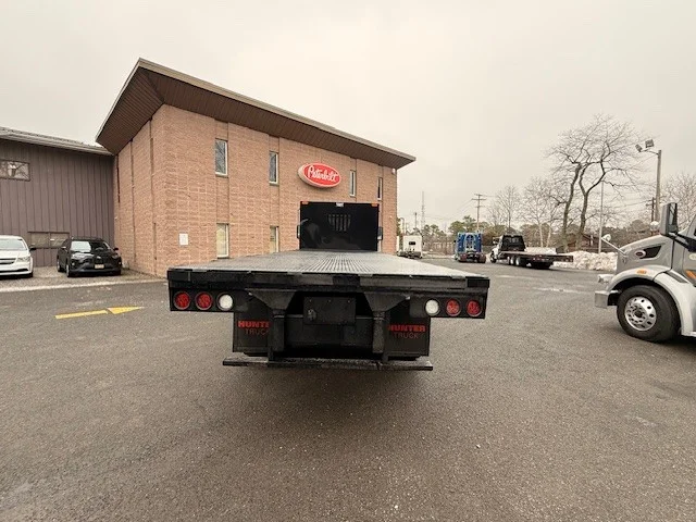 2025 Peterbilt 548 - image 5