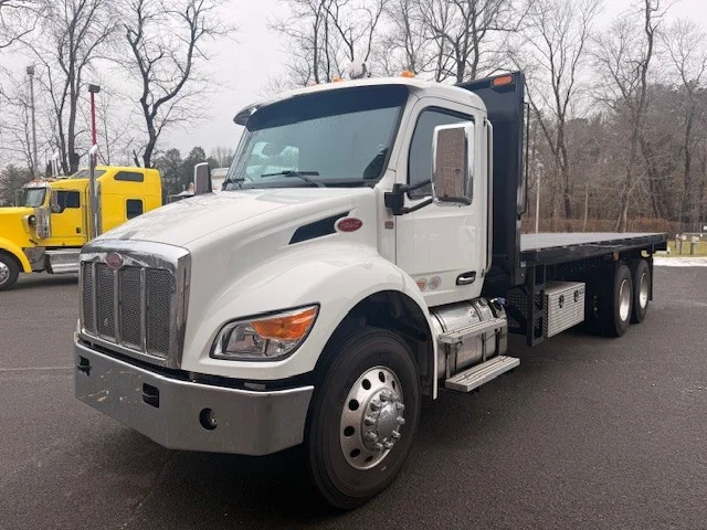 2025 Peterbilt 548 in CLARKSBURG, WV