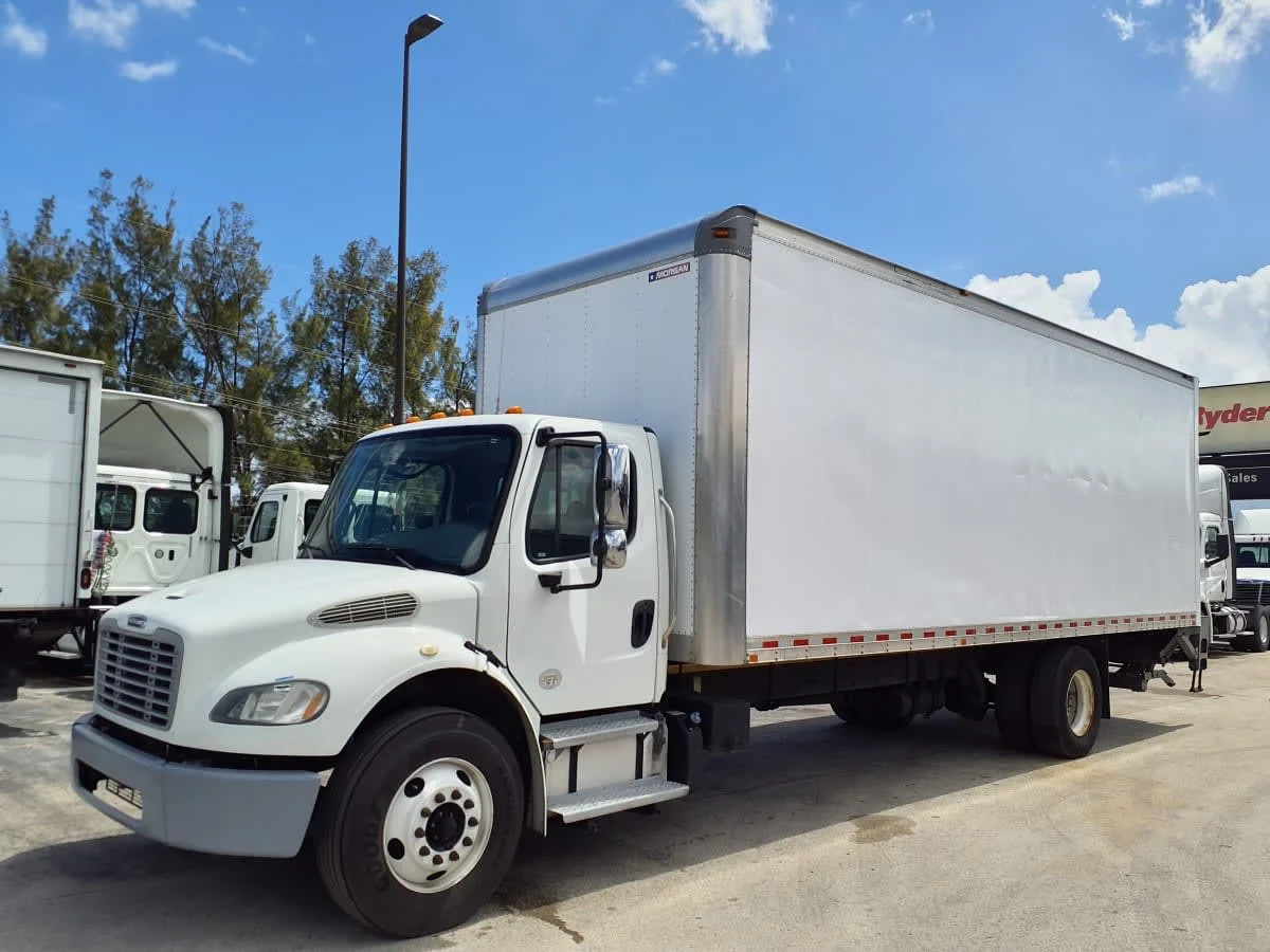 2019 Freightliner M2 106 in Miami, FL