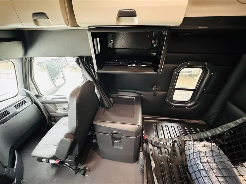 2026 Freightliner Cascadia - image 13